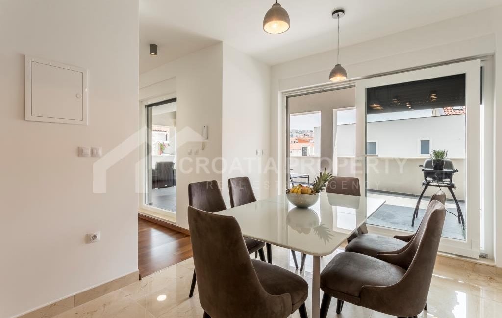 seaside three bedroom apartment podstrana (6)