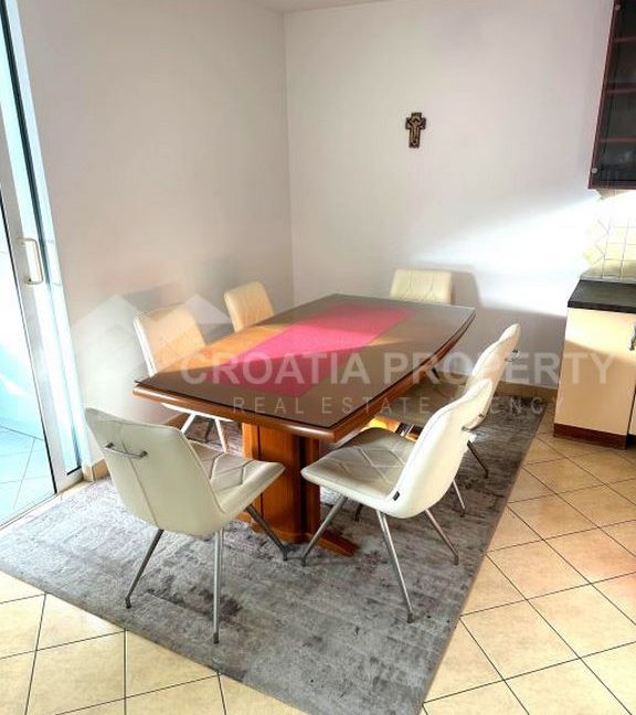 spacious apartment near the beach split - 3647 (5)