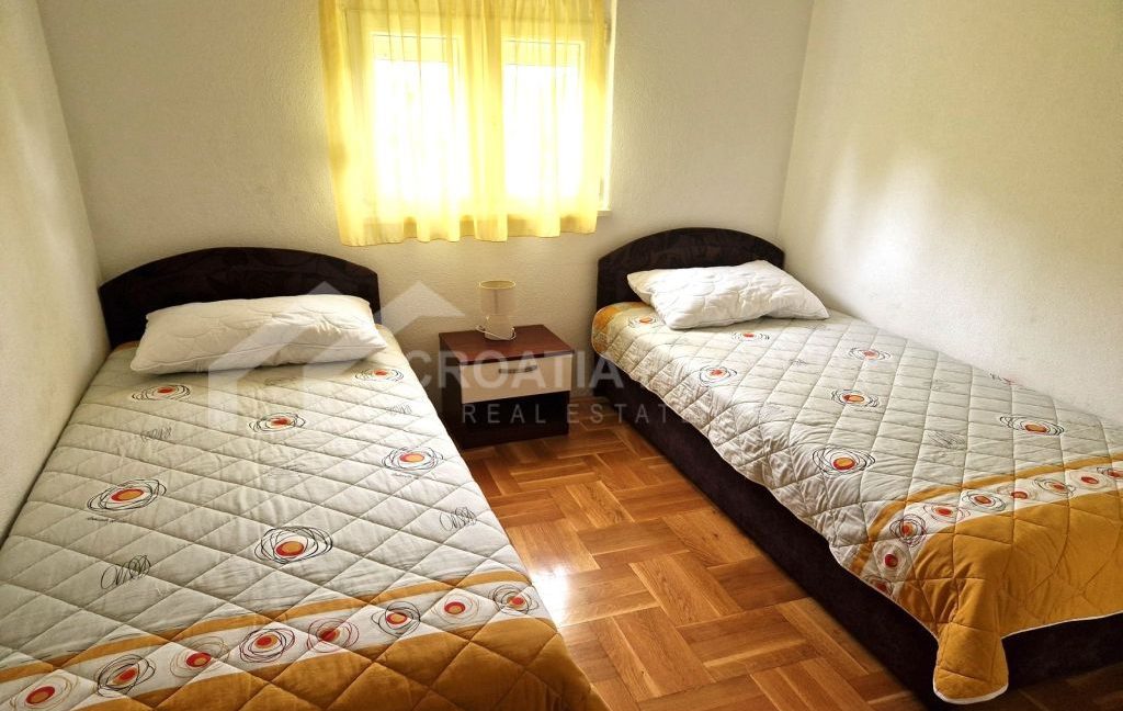 spacious apartment with sea view ciovo (10)