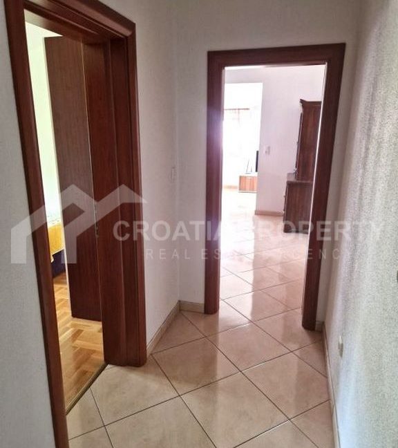spacious apartment with sea view ciovo (7)