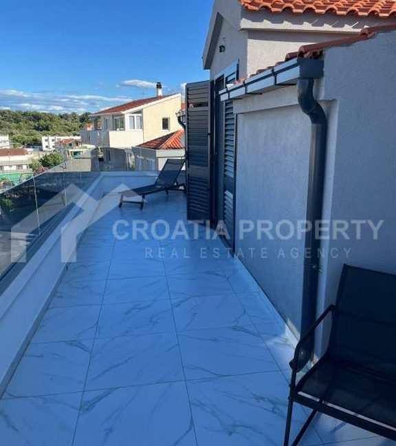 spacious detached house near the sea ciovo - 3667 (16)