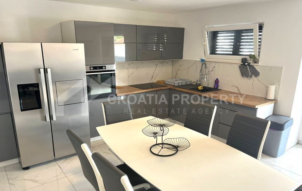 spacious detached house near the sea ciovo - 3667 (6)