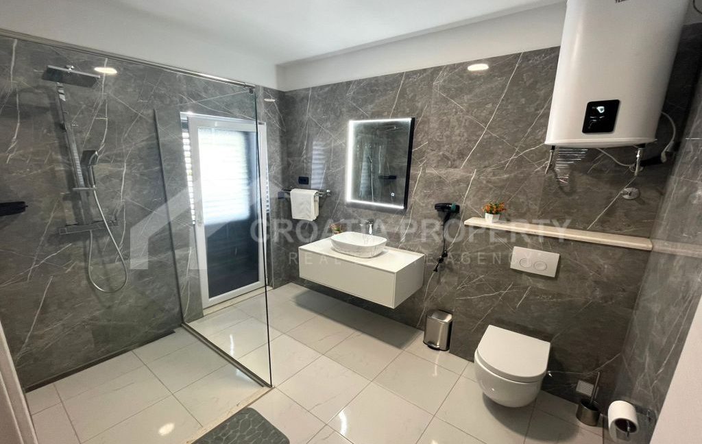 spacious detached house near the sea ciovo - 3667 (9)