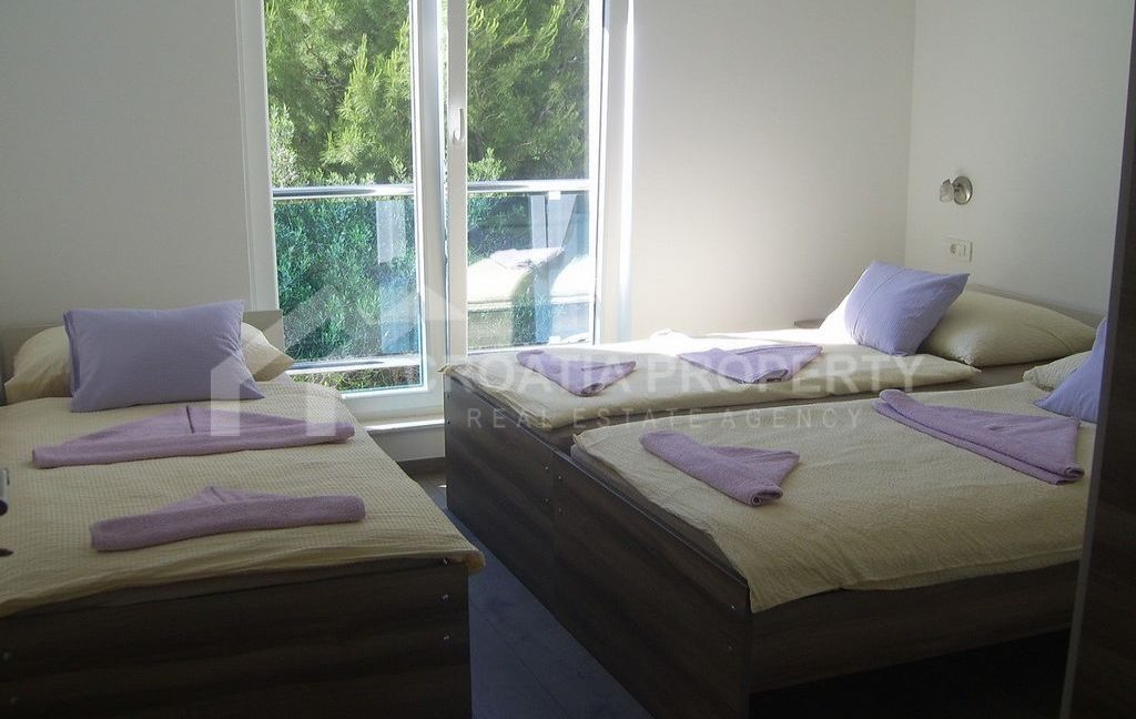 furnished sea view villa in city centre rogoznica - 3700 (10)