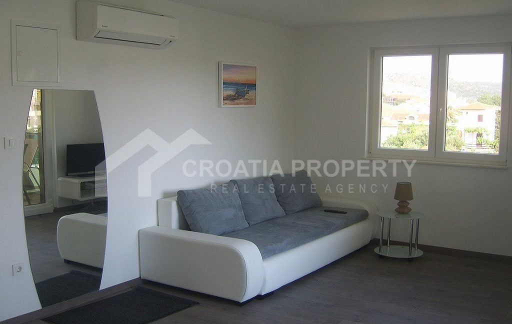 furnished sea view villa in city centre rogoznica - 3700 (11)