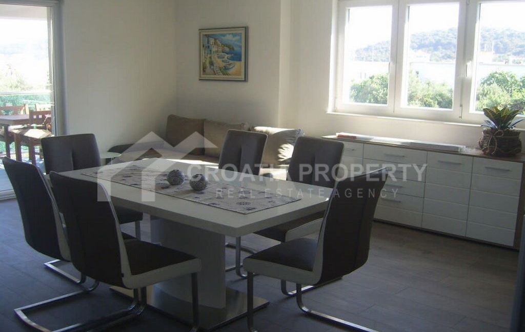 furnished sea view villa in city centre rogoznica - 3700 (4)