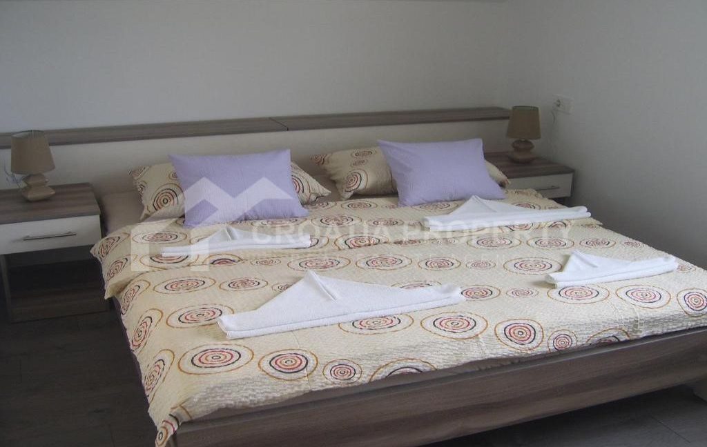furnished sea view villa in city centre rogoznica - 3700 (9)