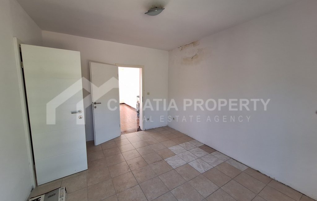 ground floor apartment with garage and garden korcula (3)
