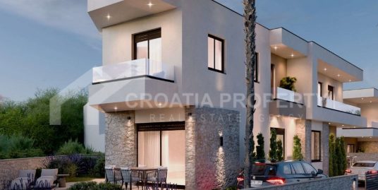 New house with terrace and garden Murter