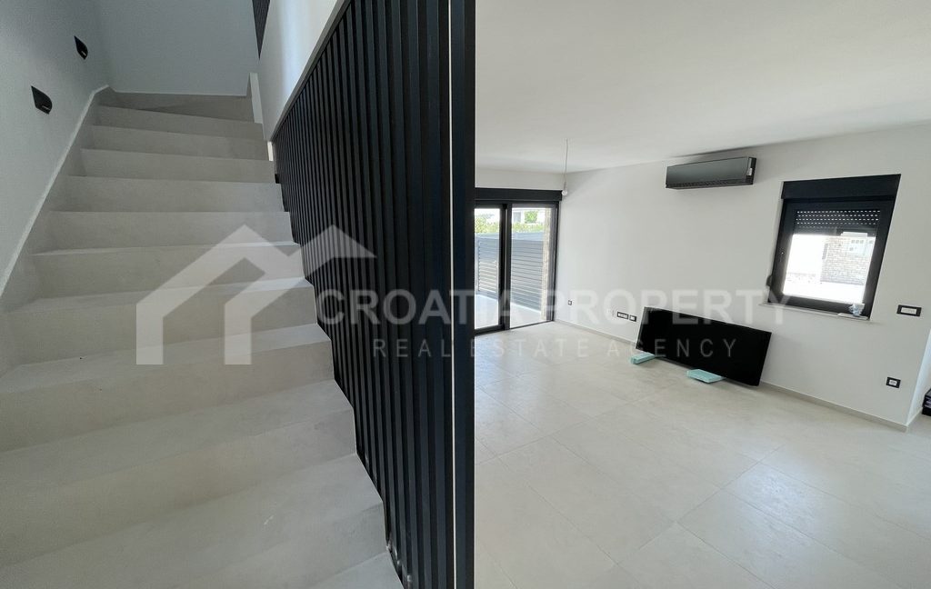 new two story modern design house murter (2)