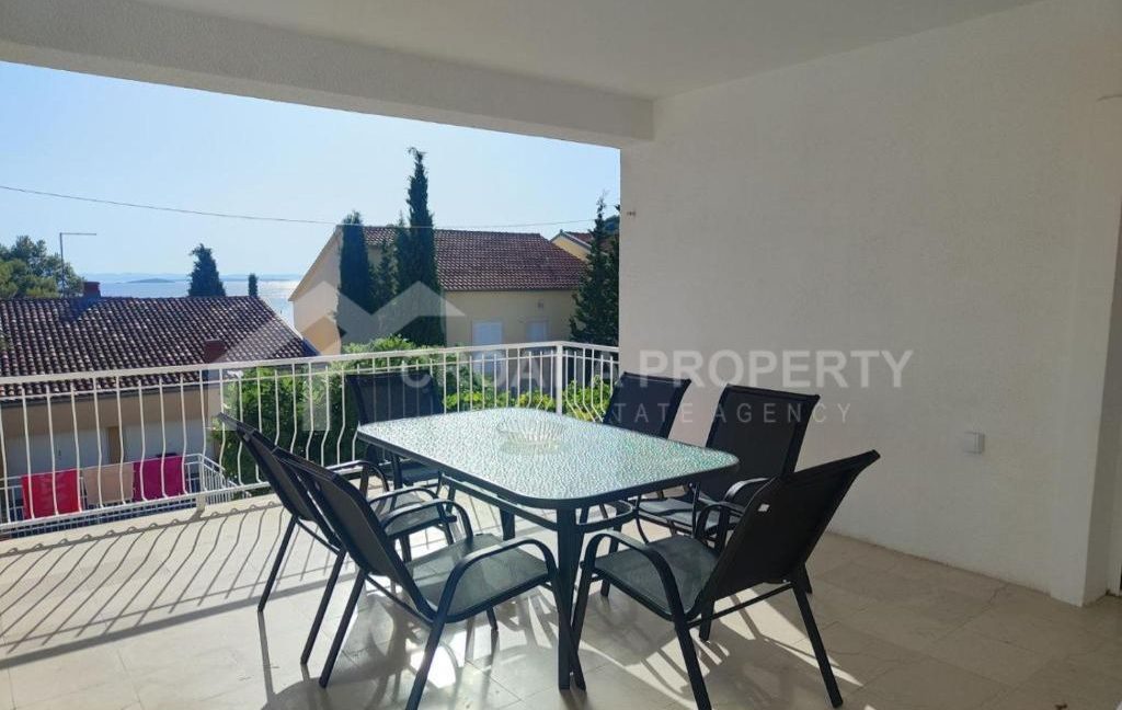 spacious house with garage and sea view balcony drage (2)