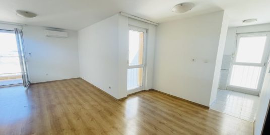 Spacious sea view apartment Split