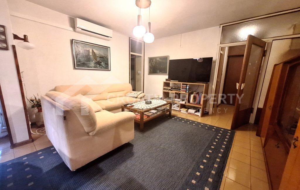 commodious first floor apartment split - 3720 (1)