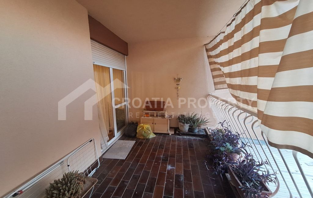 commodious first floor apartment split - 3720 (10)