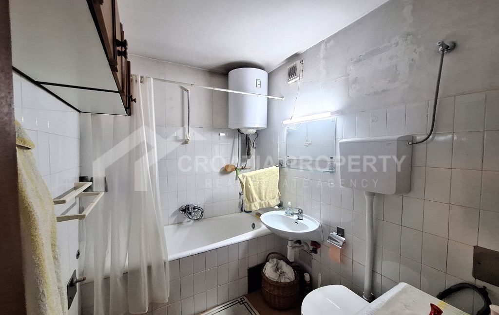 commodious first floor apartment split - 3720 (8)