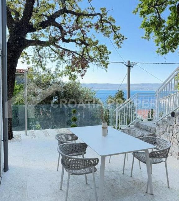 seashore house with a view omis (1)