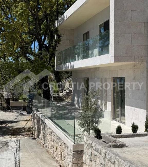 seashore house with a view omis (10)