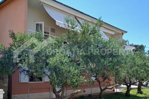 seaside house with spacious garden and garage - 3717 (1)