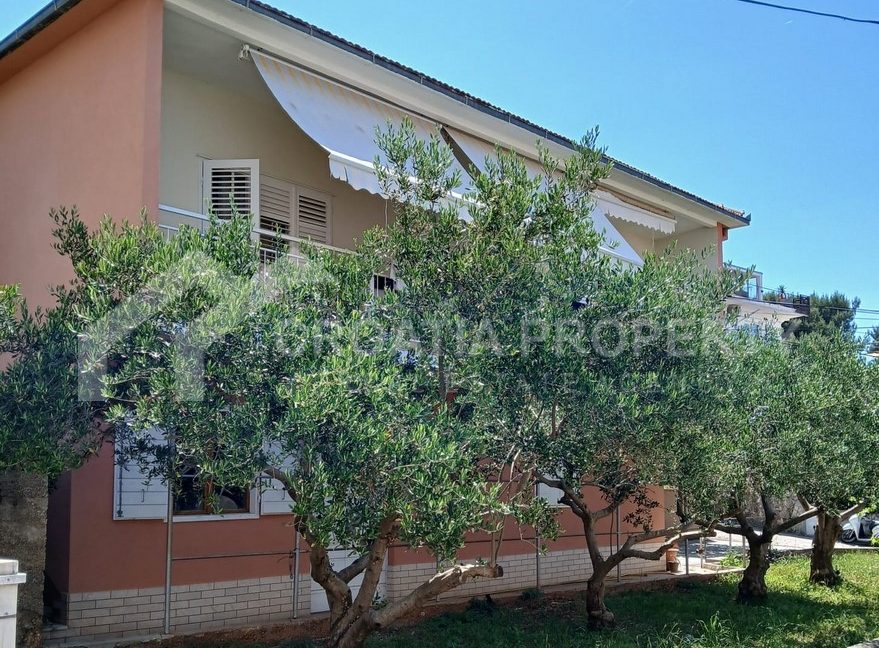 seaside house with spacious garden and garage - 3717 (1)