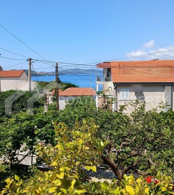 seaside house with spacious garden and garage - 3717 (2)