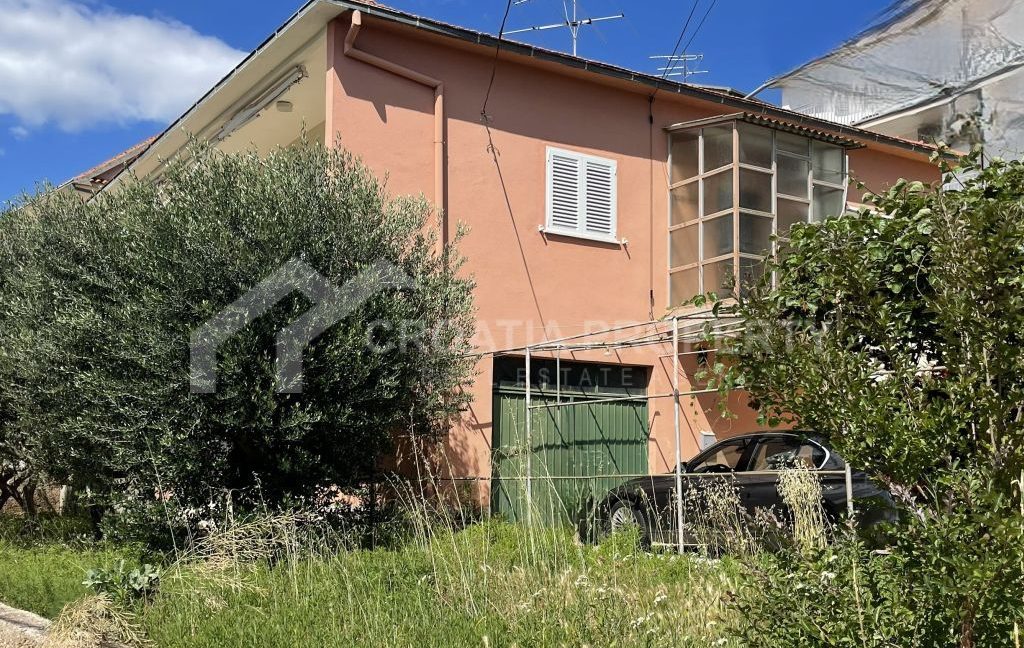 seaside house with spacious garden and garage - 3717 (3)