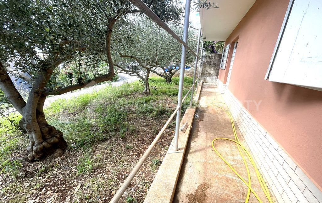 seaside house with spacious garden and garage - 3717 (4)