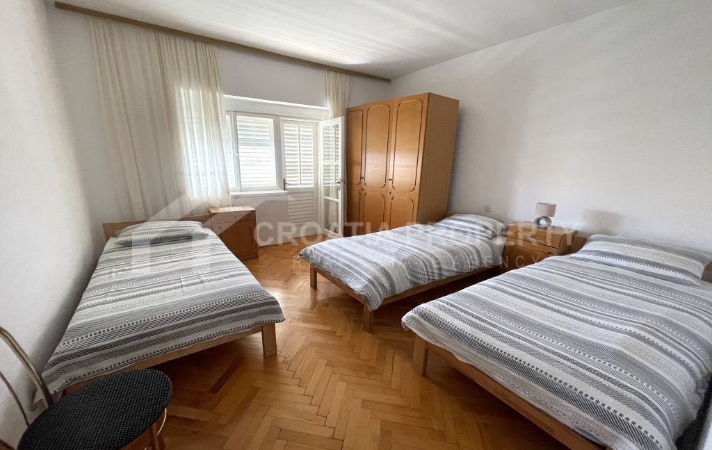 seaside house with spacious garden and garage - 3717 (8)