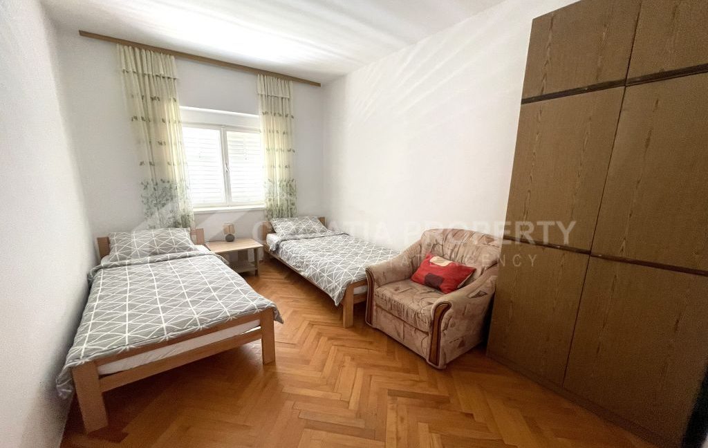 seaside house with spacious garden and garage - 3717 (9)