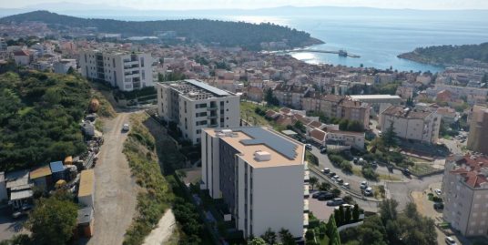 New spacious apartment with garden Makarska