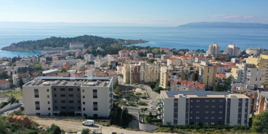 Ground floor apartment with loggia and terrace Makarska