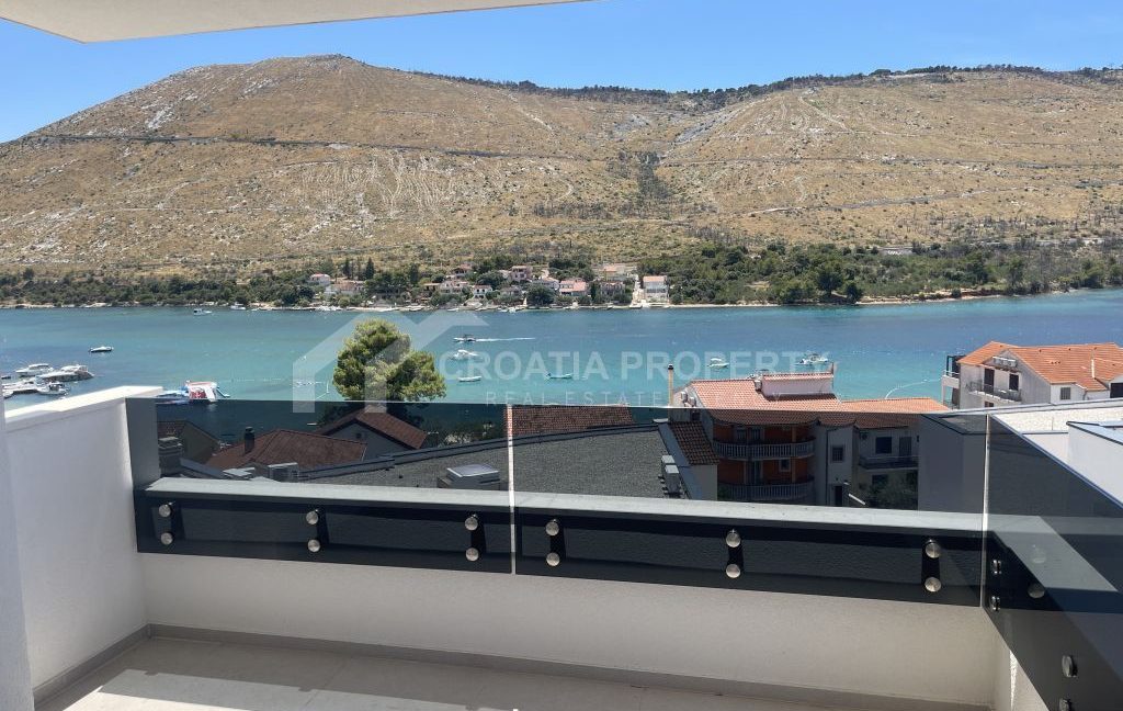 alluring penthouse with sea view grebastica - 3742 (1)