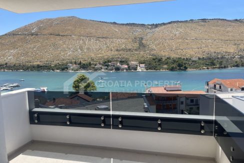 alluring penthouse with sea view grebastica - 3742 (1)