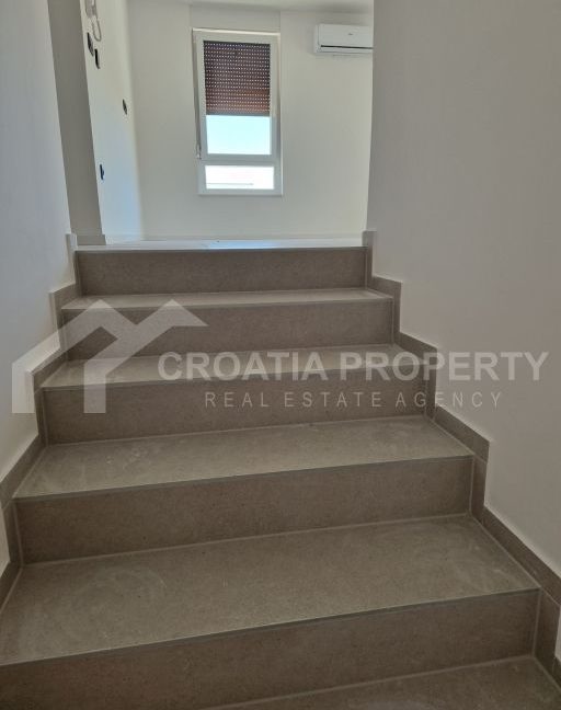 alluring penthouse with sea view grebastica - 3742 (11)