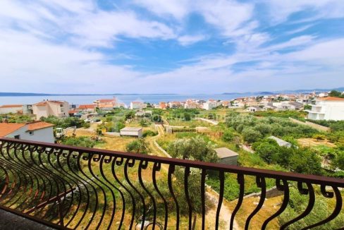 detached house with land area podstrana - 3740 (1)