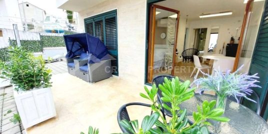 Fully equipped seaside apartment Ciovo