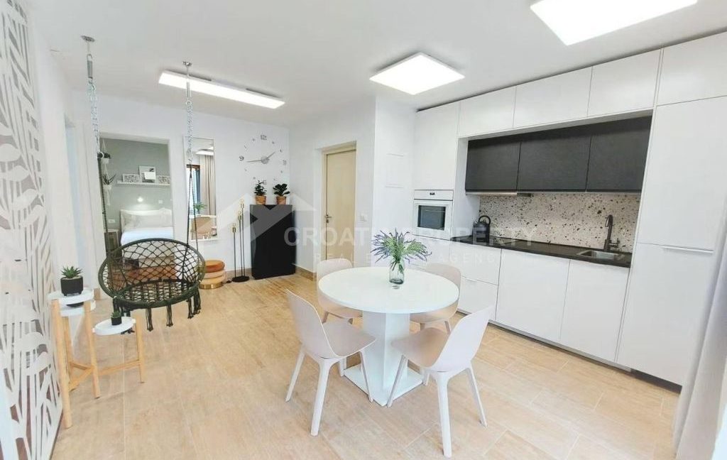 fully equipped seaside apartment ciovo - 3755 (3)