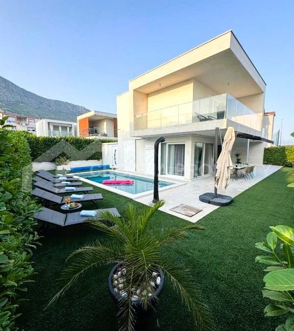 furnished villa with pool kastela (11)
