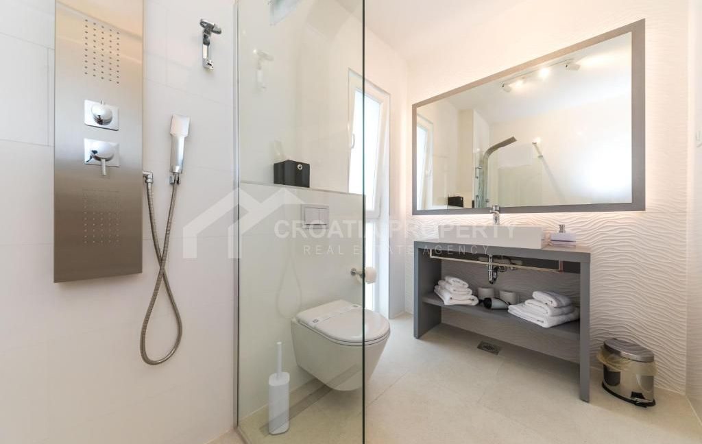 furnished villa with pool kastela (8)