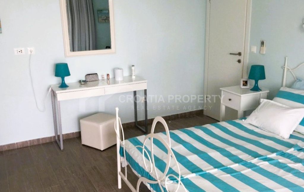 modern first row villa rogoznica (9)