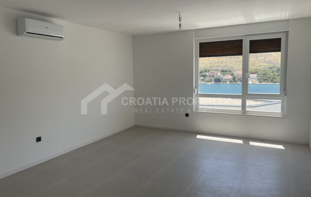 new apartment with two parking spaces grebastica (8)