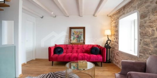 Picturesque stone house with pool Peljesac