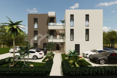 roomy ground floor apartment with vast garden podstrana - 3760 (1)