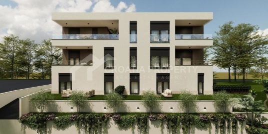Seaside apartment with terrace and a view Podstrana