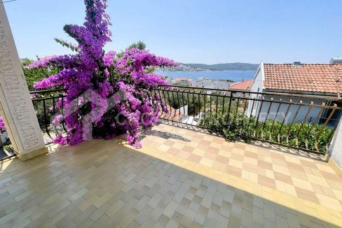 spacious beach house with sea view ciovo - 3736 (1)