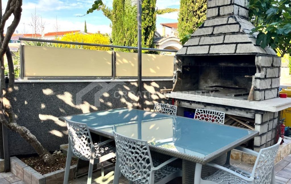 spacious house near the beach and city centre rogoznica - 3769 (1)