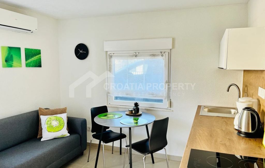 spacious house near the beach and city centre rogoznica - 3769 (6)