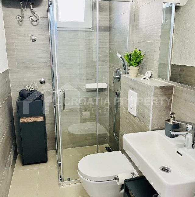 spacious house near the beach and city centre rogoznica - 3769 (7)