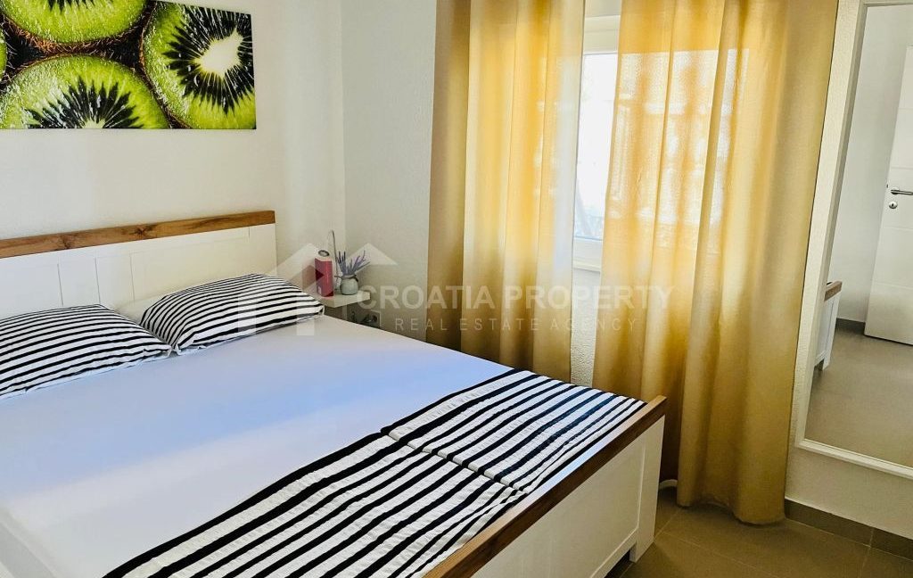 spacious house near the beach and city centre rogoznica - 3769 (8)