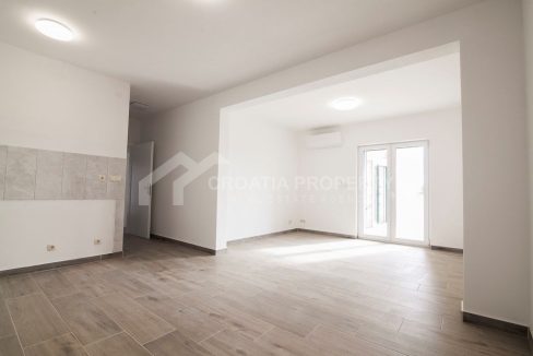 spacious sea view apartment with parking lot brac - 3753 (1)