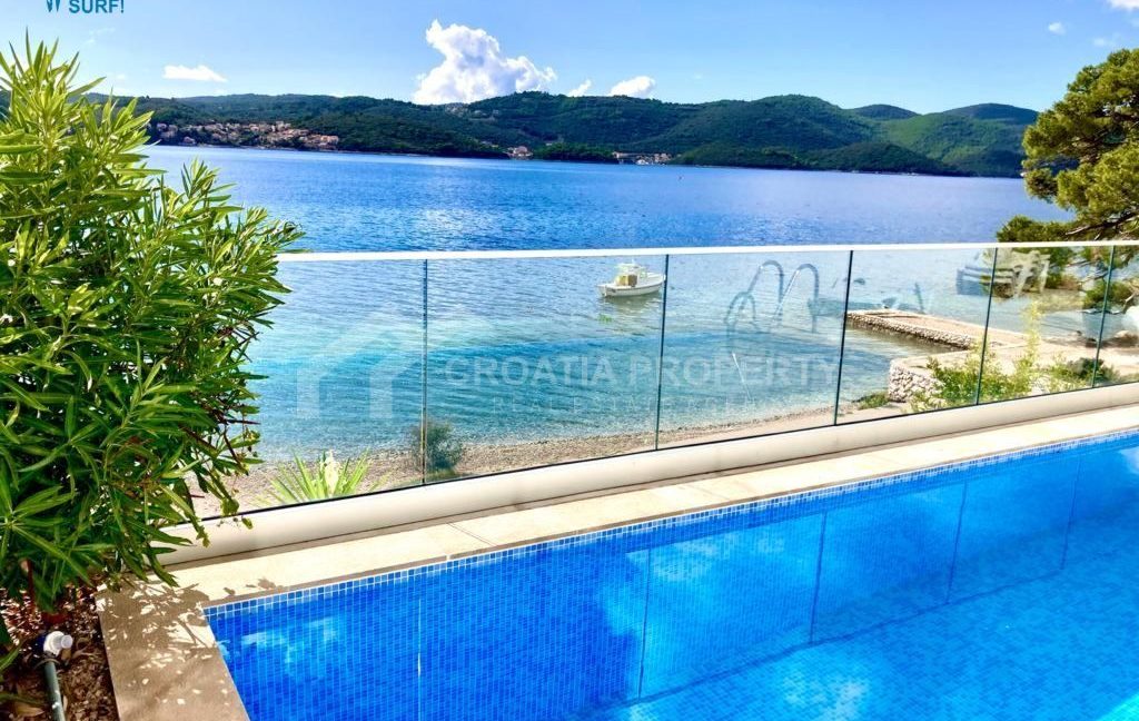 first row apartment with a pool and terrace peljesac (7)